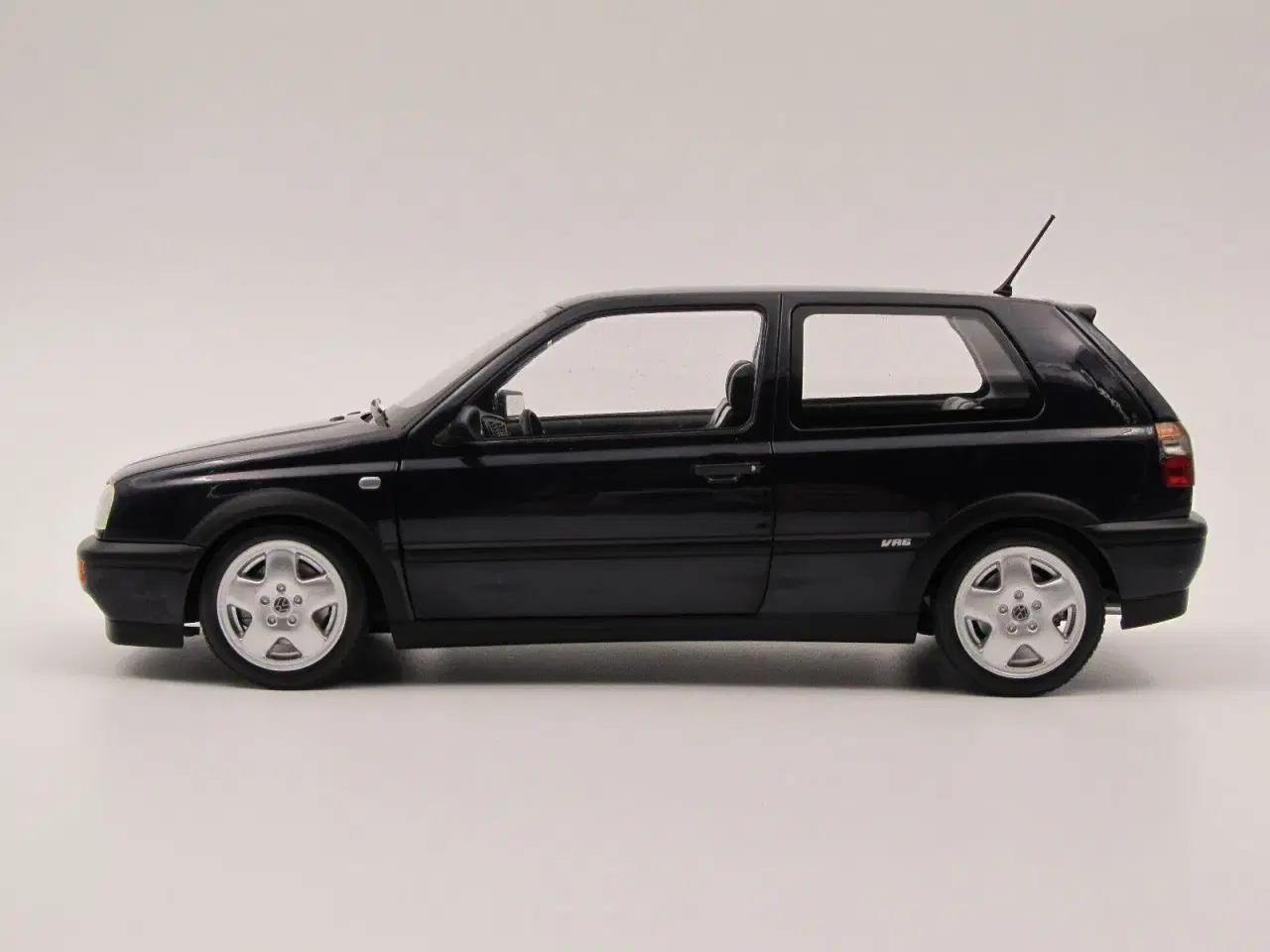 Billede 2 - 1996 VW Golf III 2.8 VR6 - 1:18