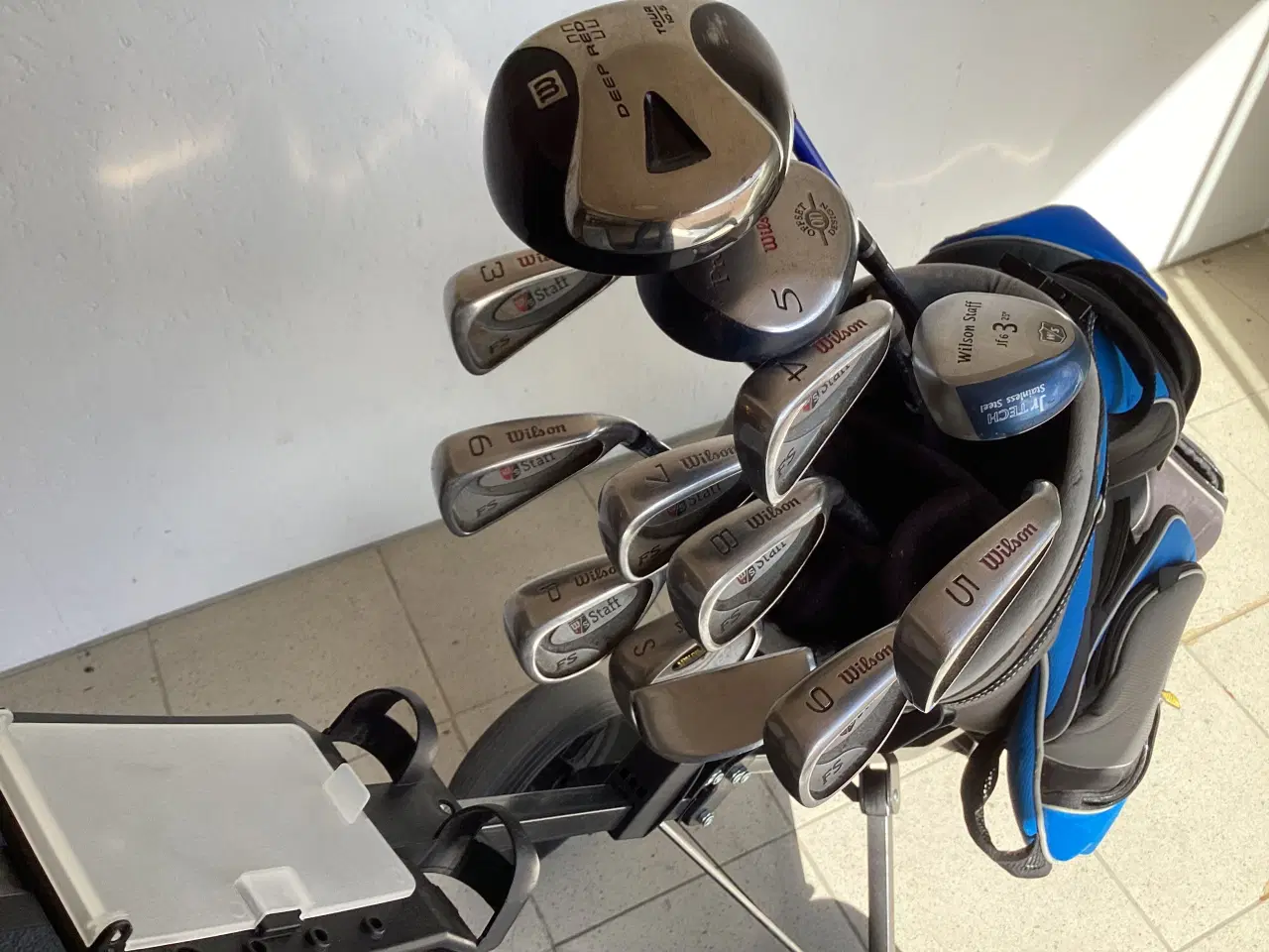 Billede 2 - Golfsæt vogn bag og vilson udstyr mm.