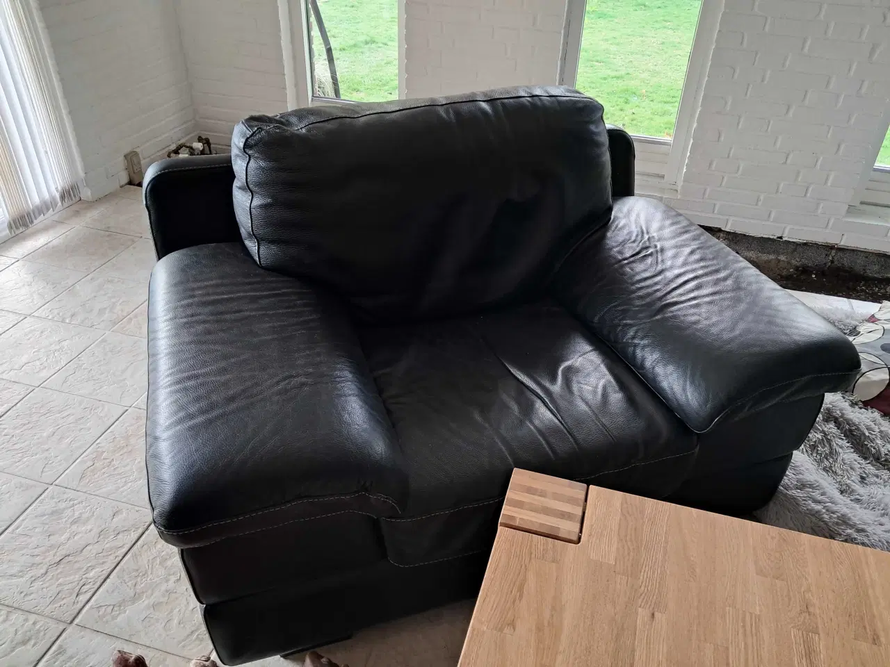 Billede 2 - Læderstue Sofa og to stole