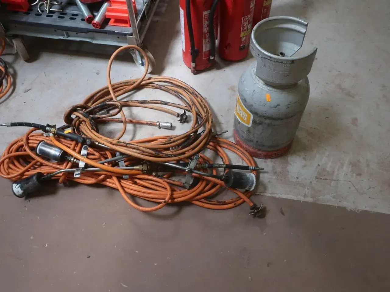 Billede 1 - Gasflaske med 3 stk. gasbrænder og slanger
