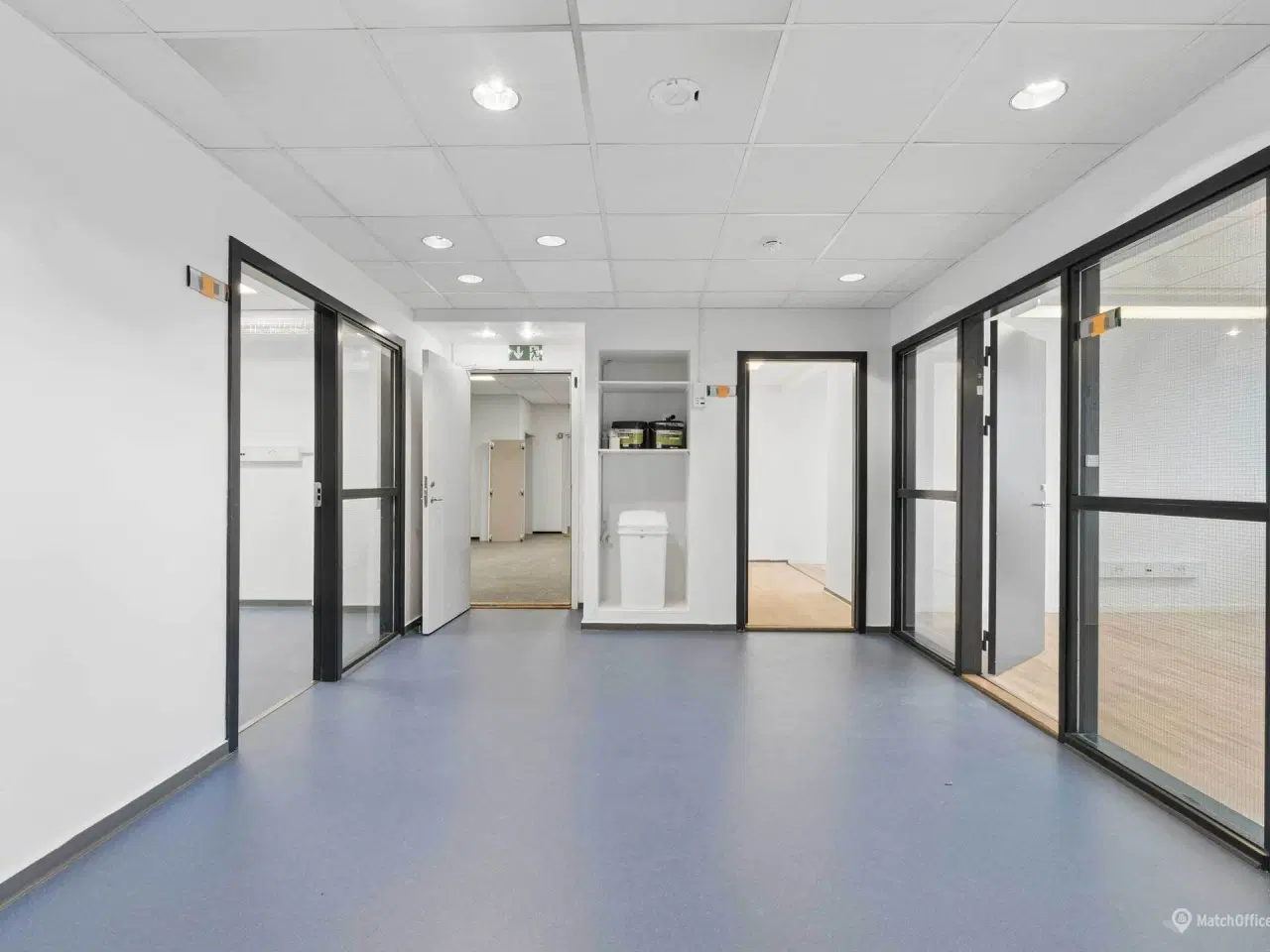 Billede 7 - Moderne og lyst laboratorium med kontor tæt på metro