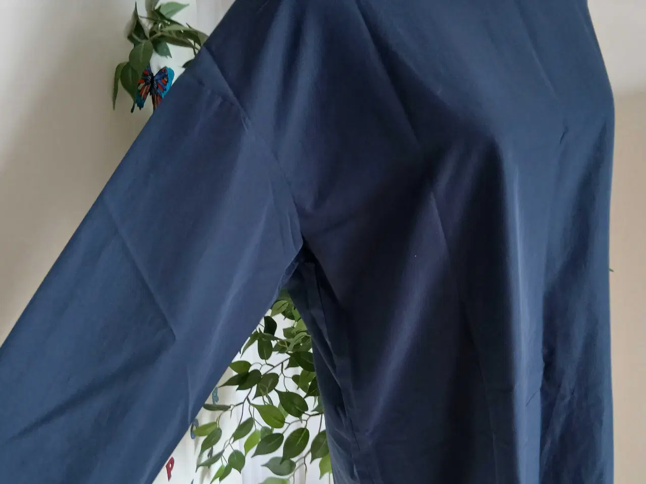 Billede 4 - Bluse. Cos. Medium/38