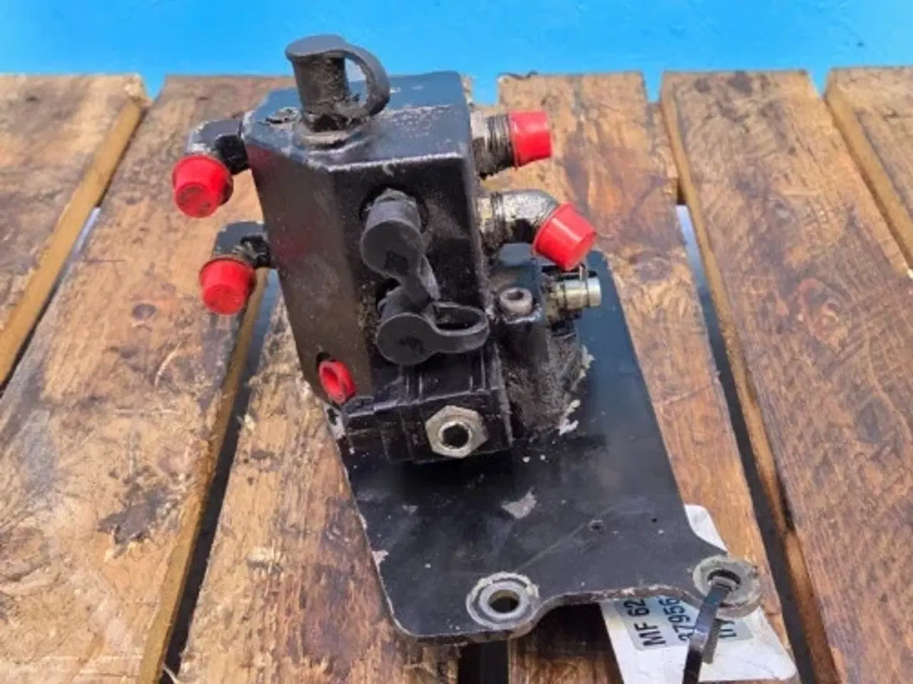 Billede 5 - Massey Ferguson 6290 Trykventil 3795675M13