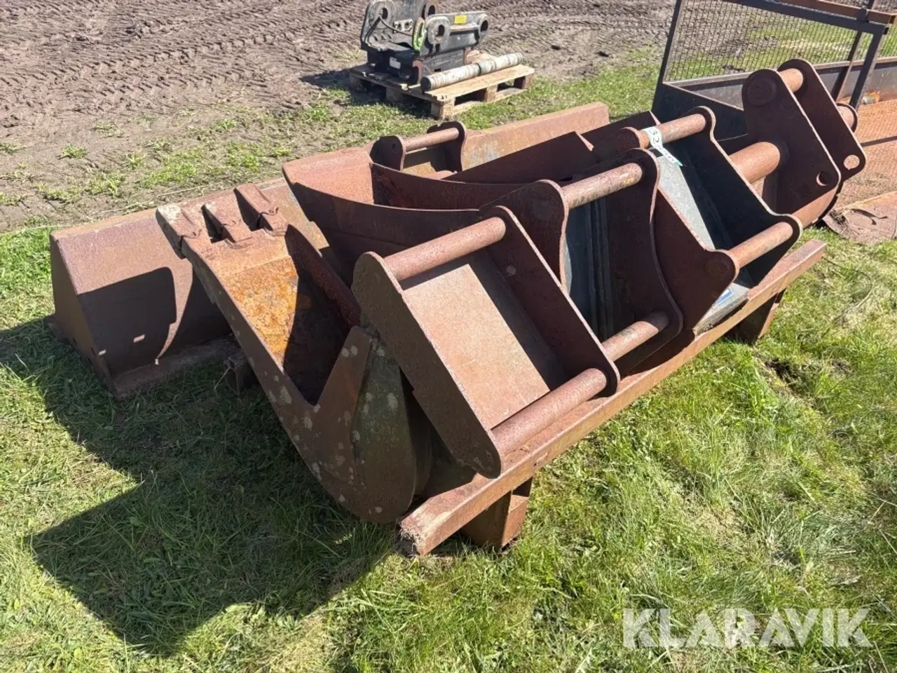 Billede 5 - Skovlsæt med stativ 5 skovle + stativ