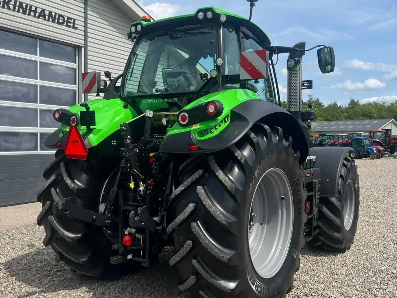 Billede 17 - Deutz-Fahr Agrotron 8280 TTV Stage V Warrior med fuld affjedring og evt. GPS