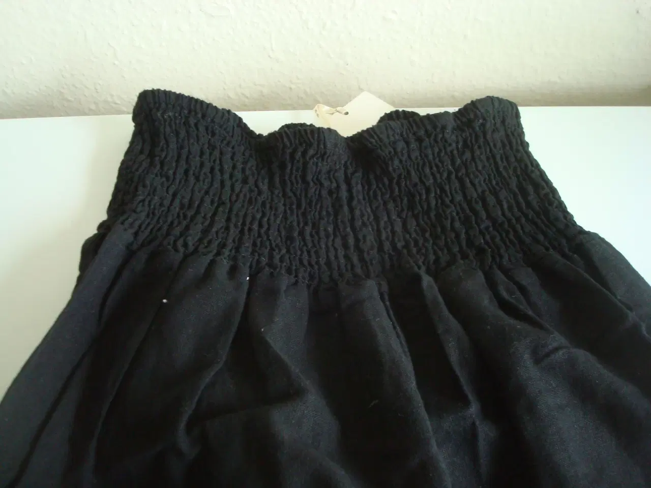 Billede 3 - NYE Sommer bukser str. L med elastik i livet og be