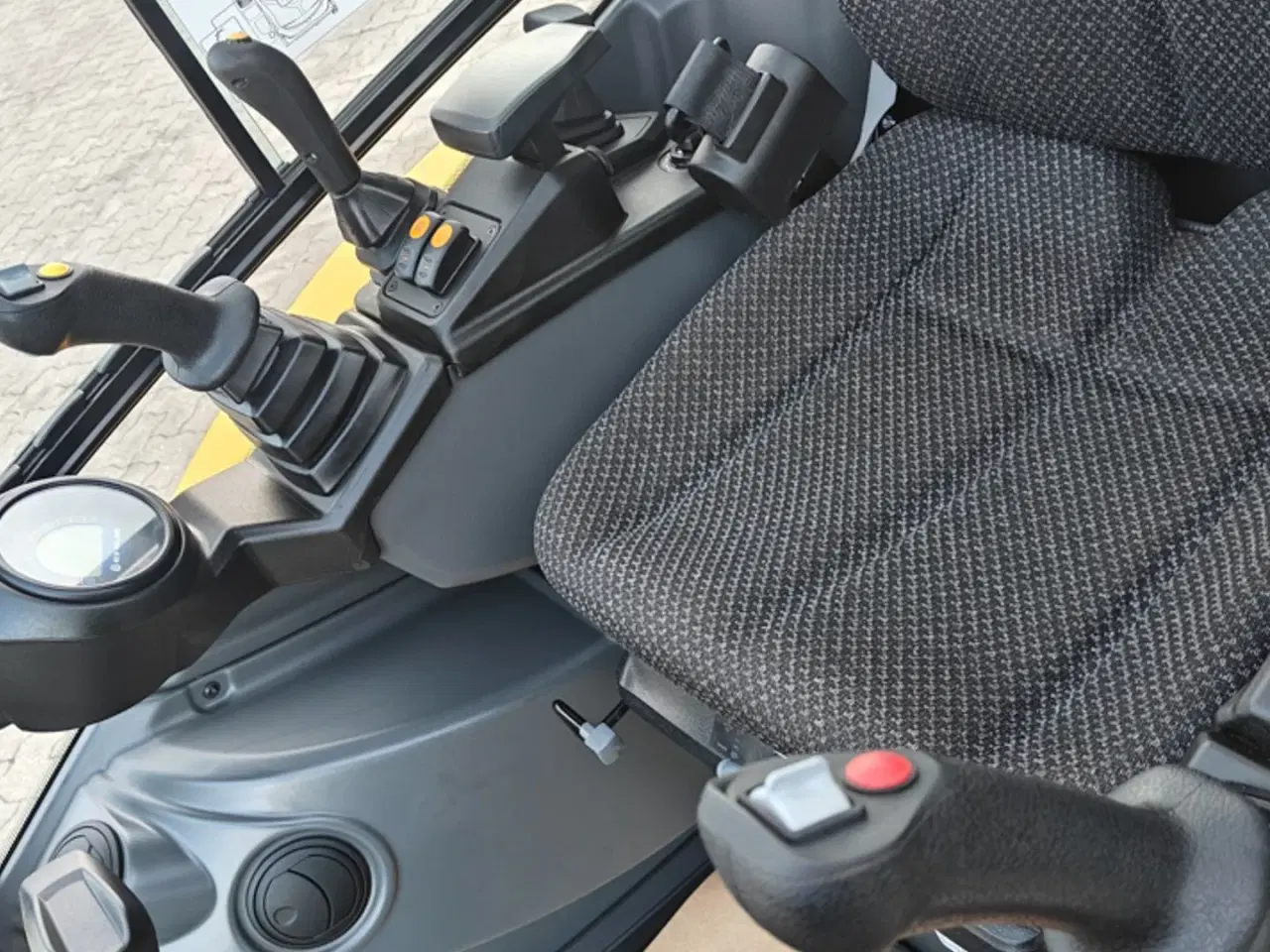 Billede 15 - New Holland E25D