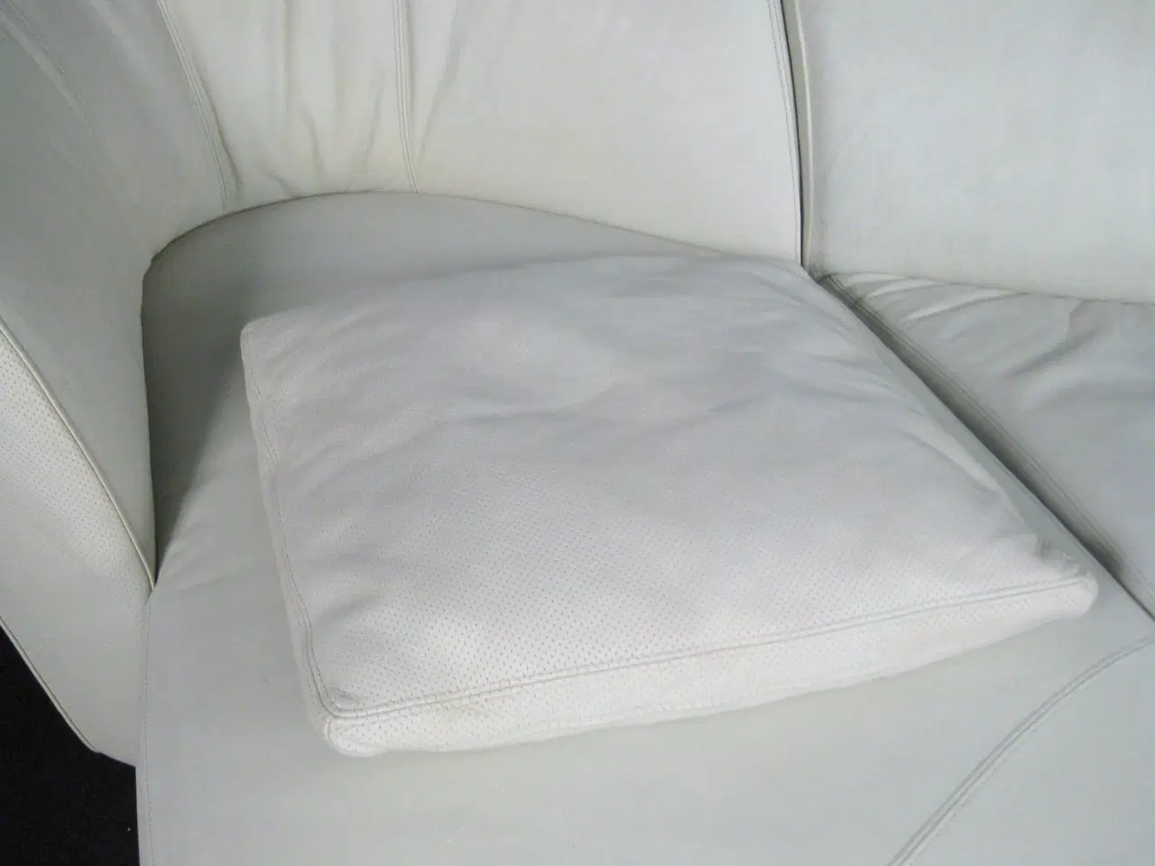 Billede 5 - Hvid læder sofa