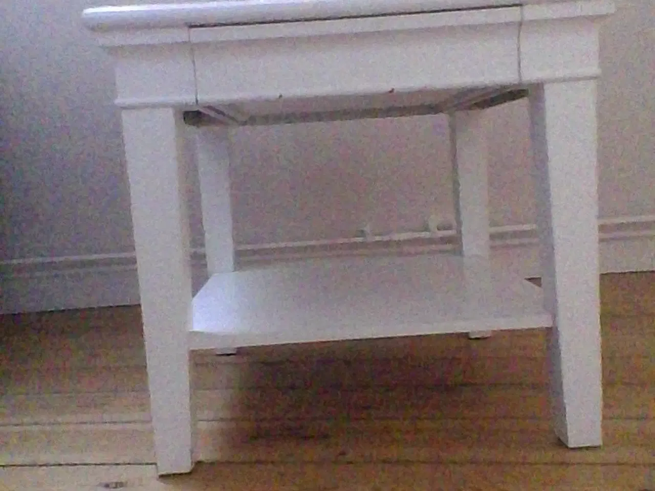 Billede 2 - Charmerende mindre bord med patina