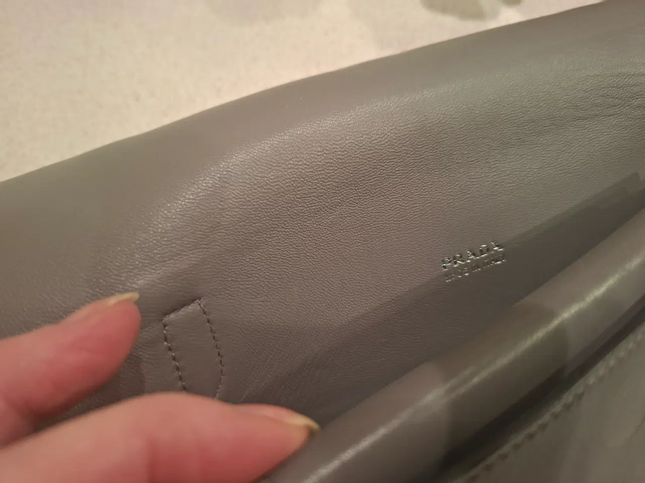 Billede 5 - Grå / gul  Prada skindtaske  