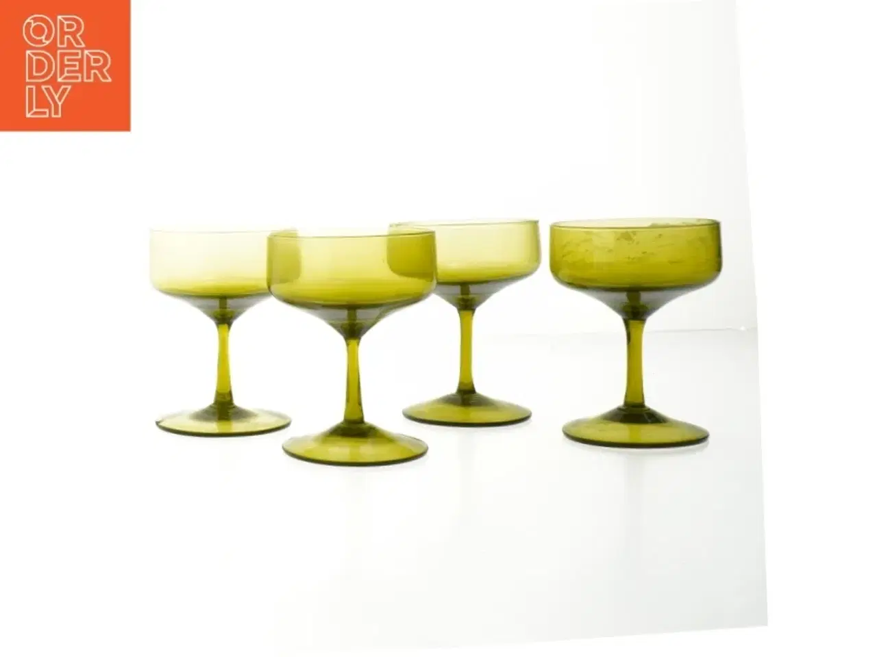 Billede 1 - Grønne champangeskåle (str. 4 styk. ø. 9,5 cm. længde. 12,5 cm)