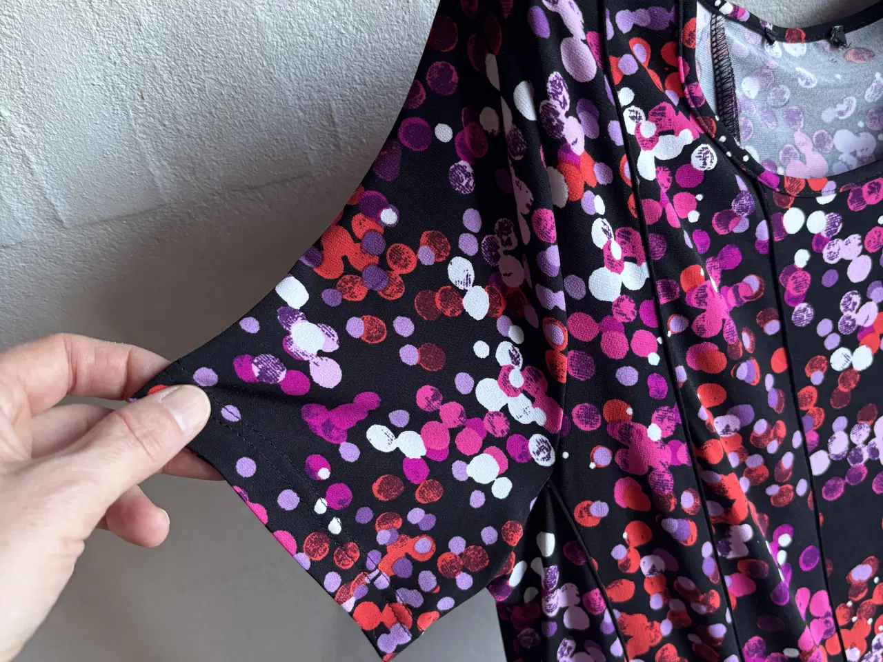 Billede 2 - Damekjole str. M i god kvalitet 