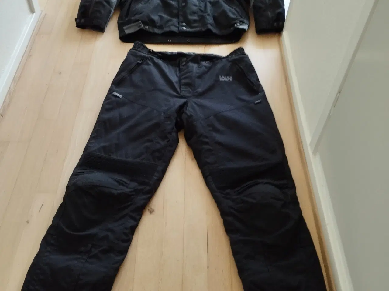 Billede 1 -  M.C.beklædning i  flot stand.