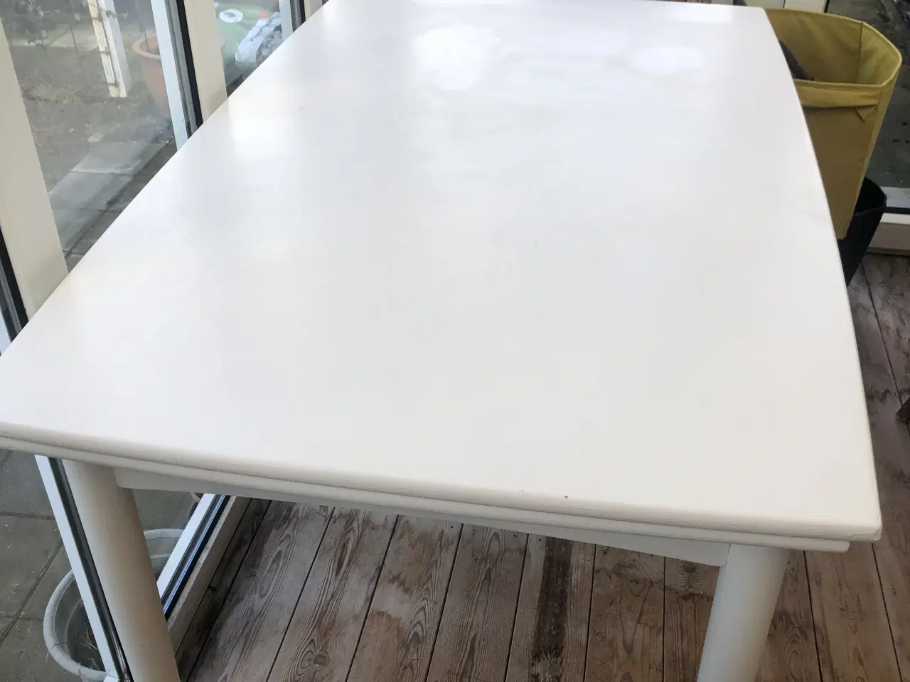 Billede 2 - Hvid malet spisebord