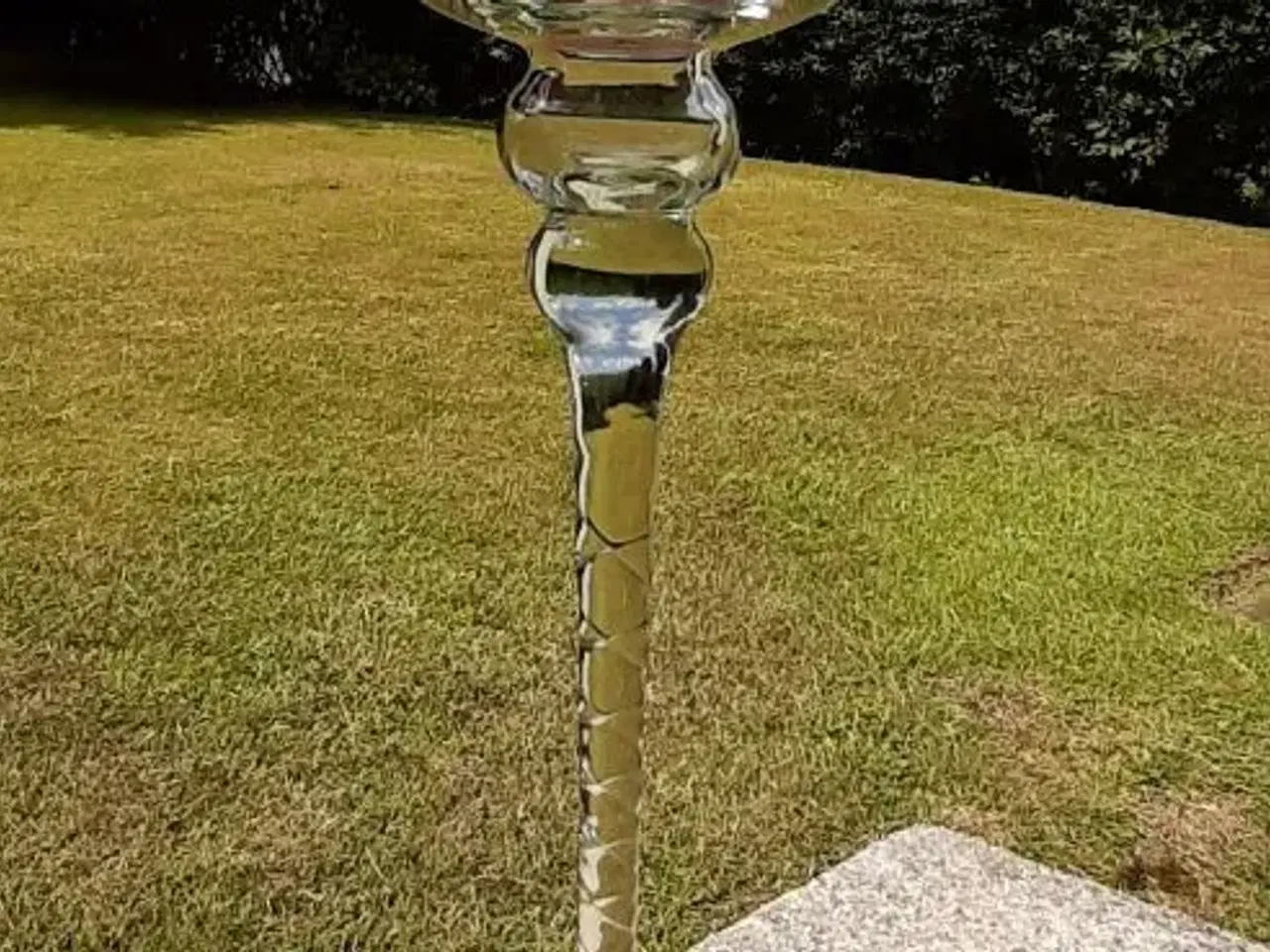 Billede 2 - Høj lysestage i klart glas, 40 cm