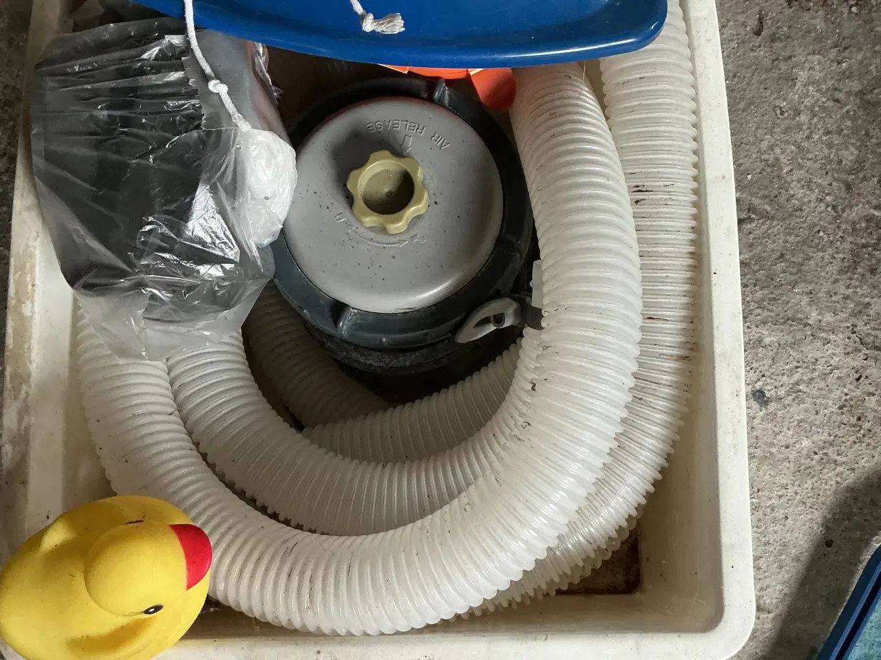Billede 4 - Badebassin med pumpe og tilbehør