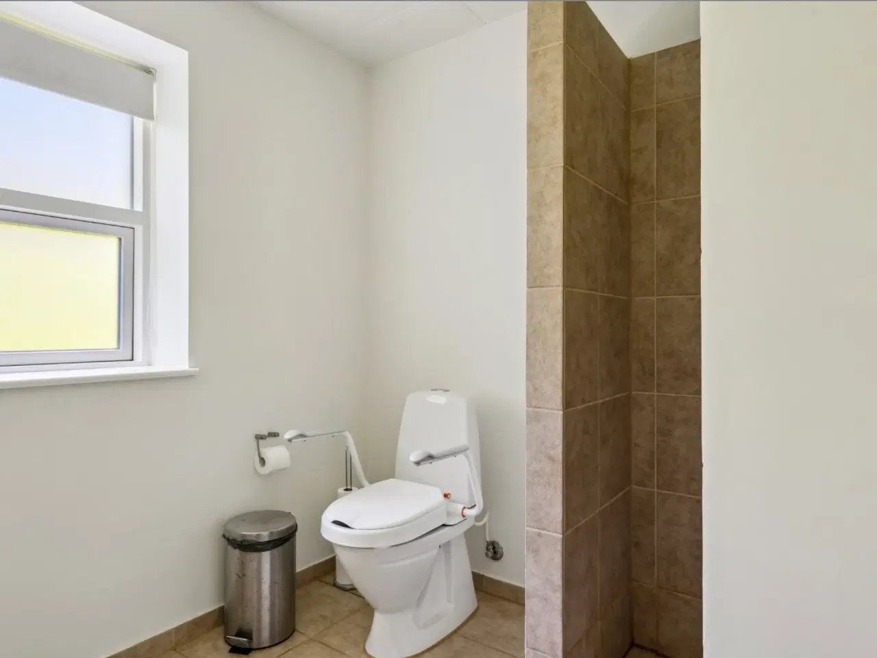 Billede 12 - IDYLLISK TRÆHUS 