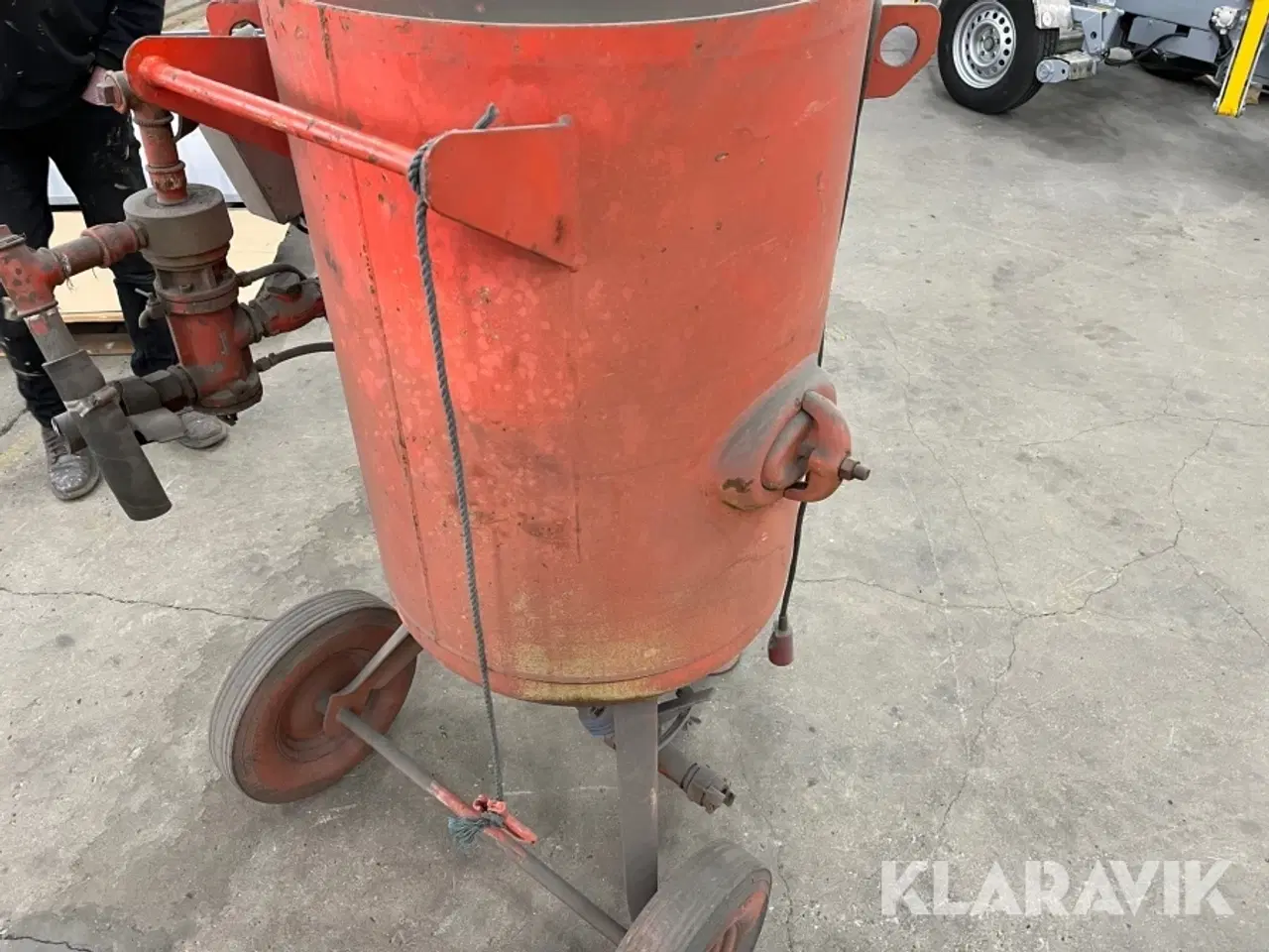 Billede 3 - Sandblæser CLEMCO 2452 200 liter