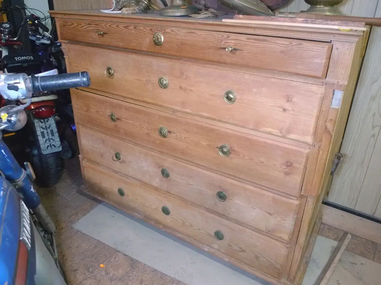 Billede 2 - Kommode i træ ca. 110x55xH110cm