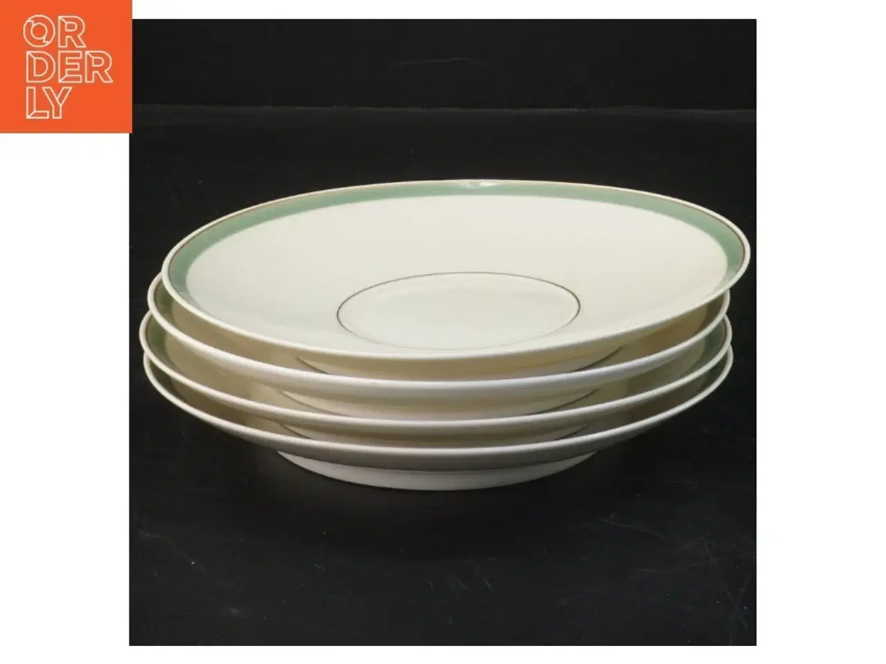 Billede 4 - 4 suppeteriner fra Royal Copenhagen (str. Kop ø, 13 cm. underkop. ø. 17 cm. 4 z)