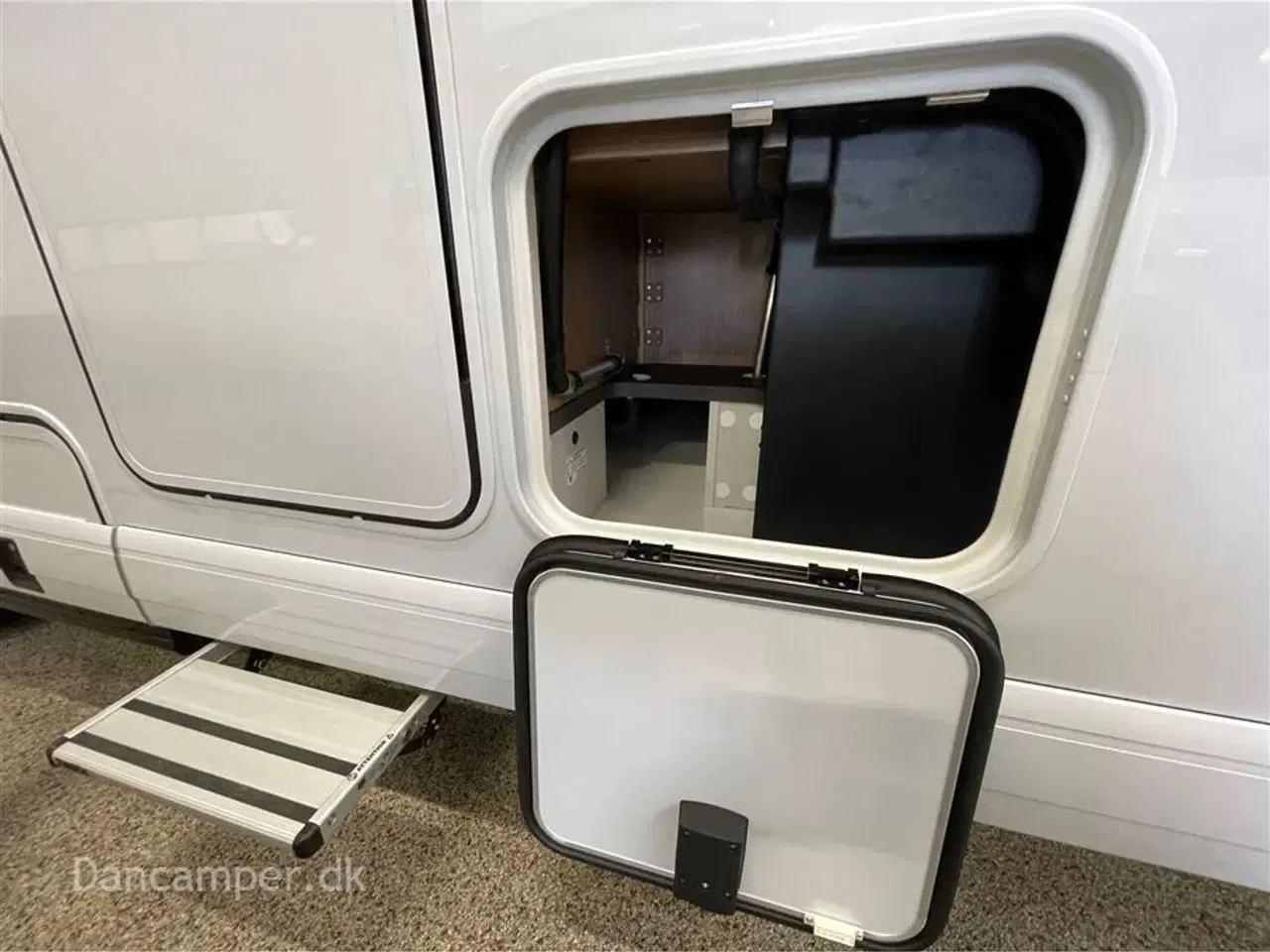 Billede 43 - 2026 - Carthago c-tourer I 145 LE   Design og komfort når det er bedst! MERCEDES 170 Hk, 9-trin aut.gear, adaptiv fartpilot,  4,2/4,5 tons totalvægt