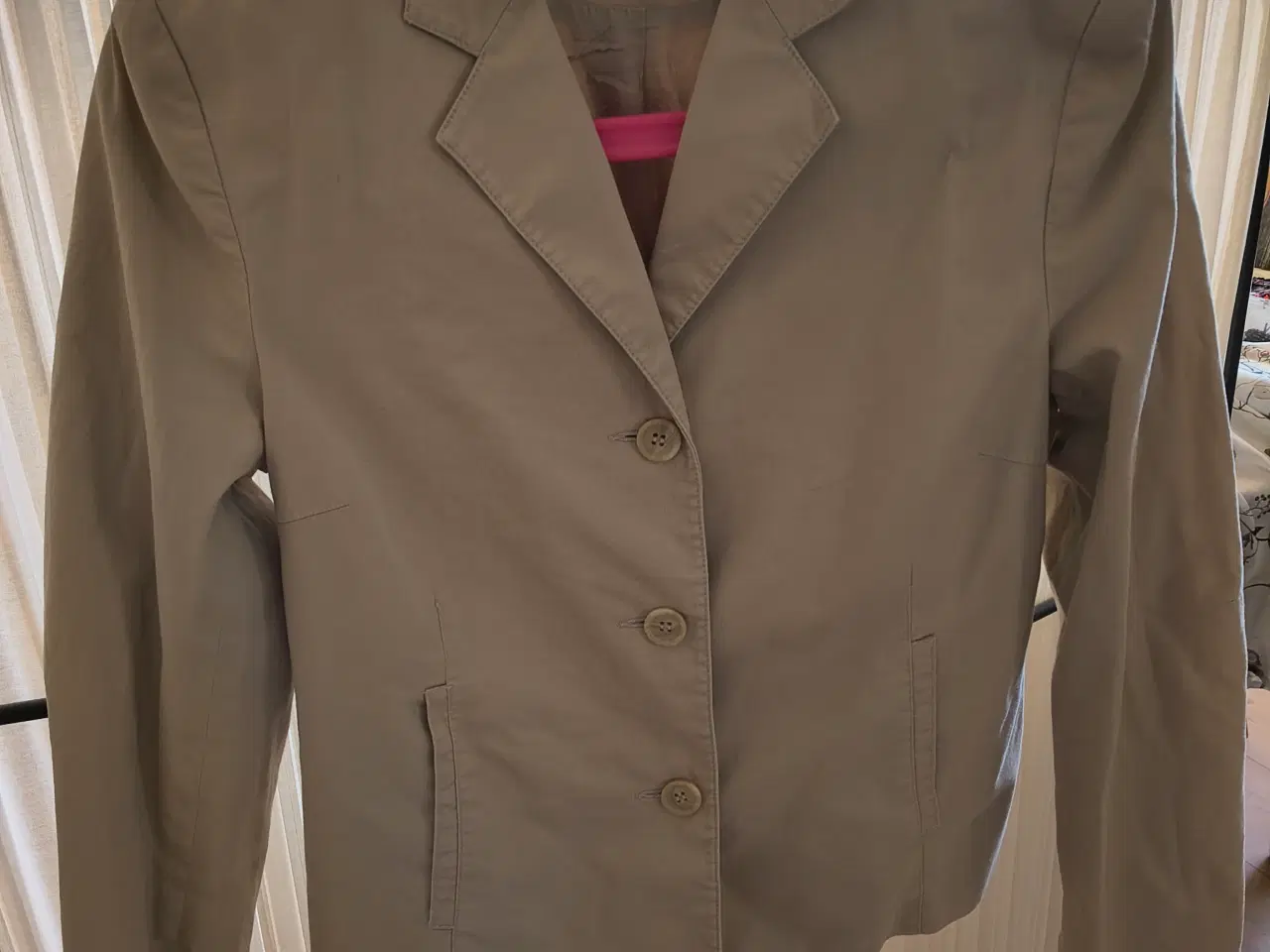 Billede 1 - Lys brun habitjakke 