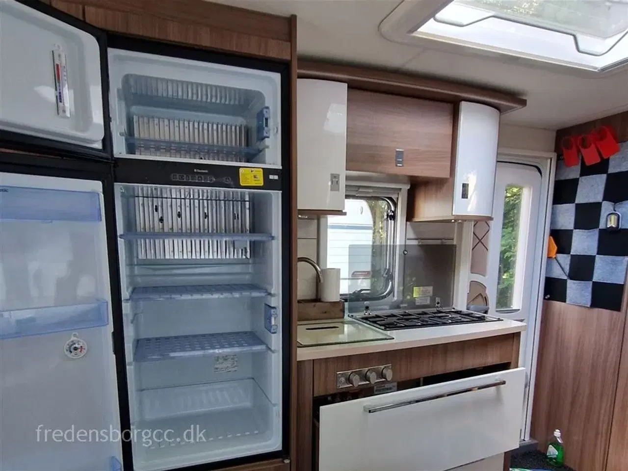 Billede 6 - 2017 - Bürstner Averso Top 560 TK   1 Ejers velholt køjevogn.