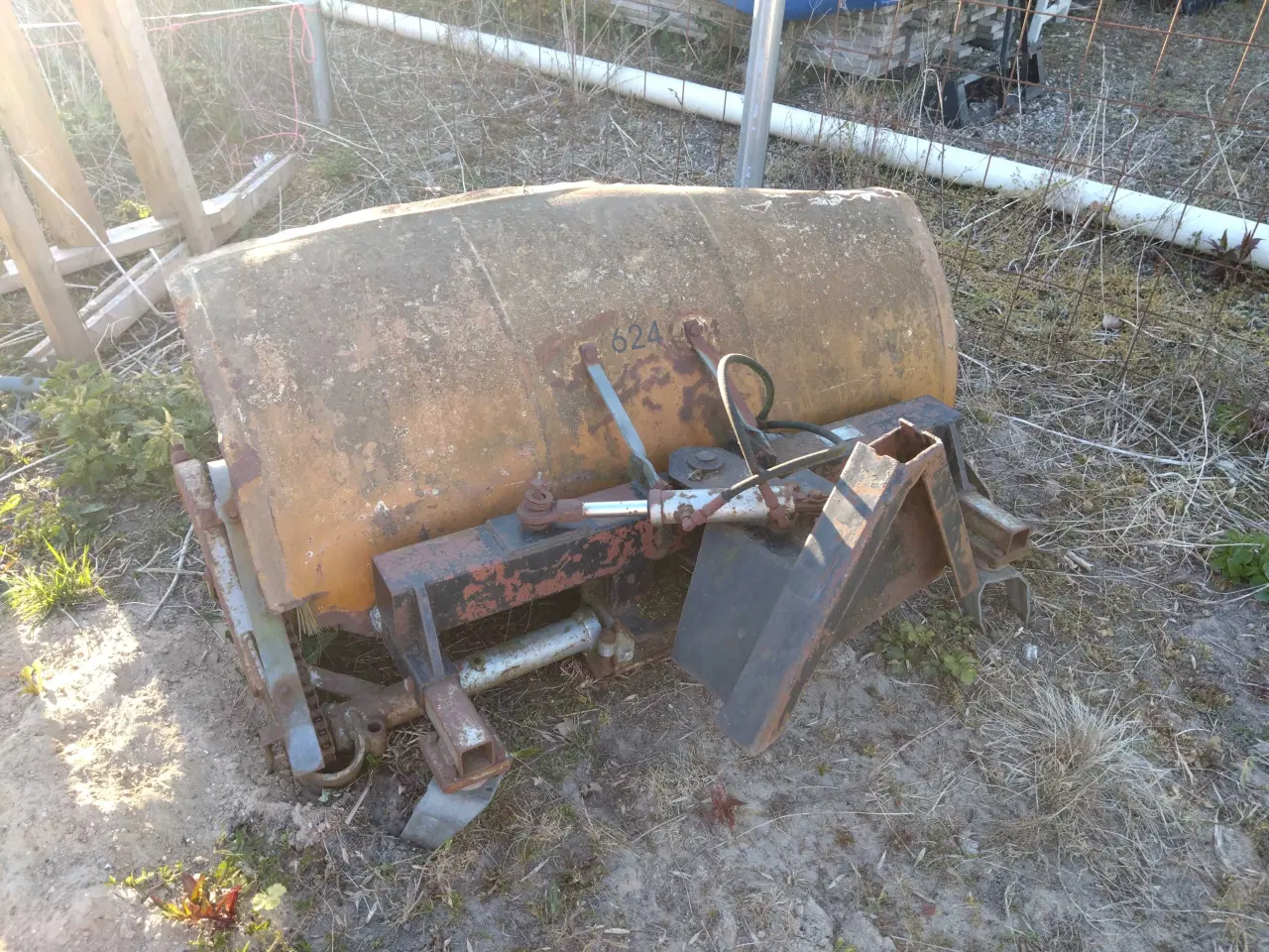 Billede 10 - Gammel sjov kommune traktor 
