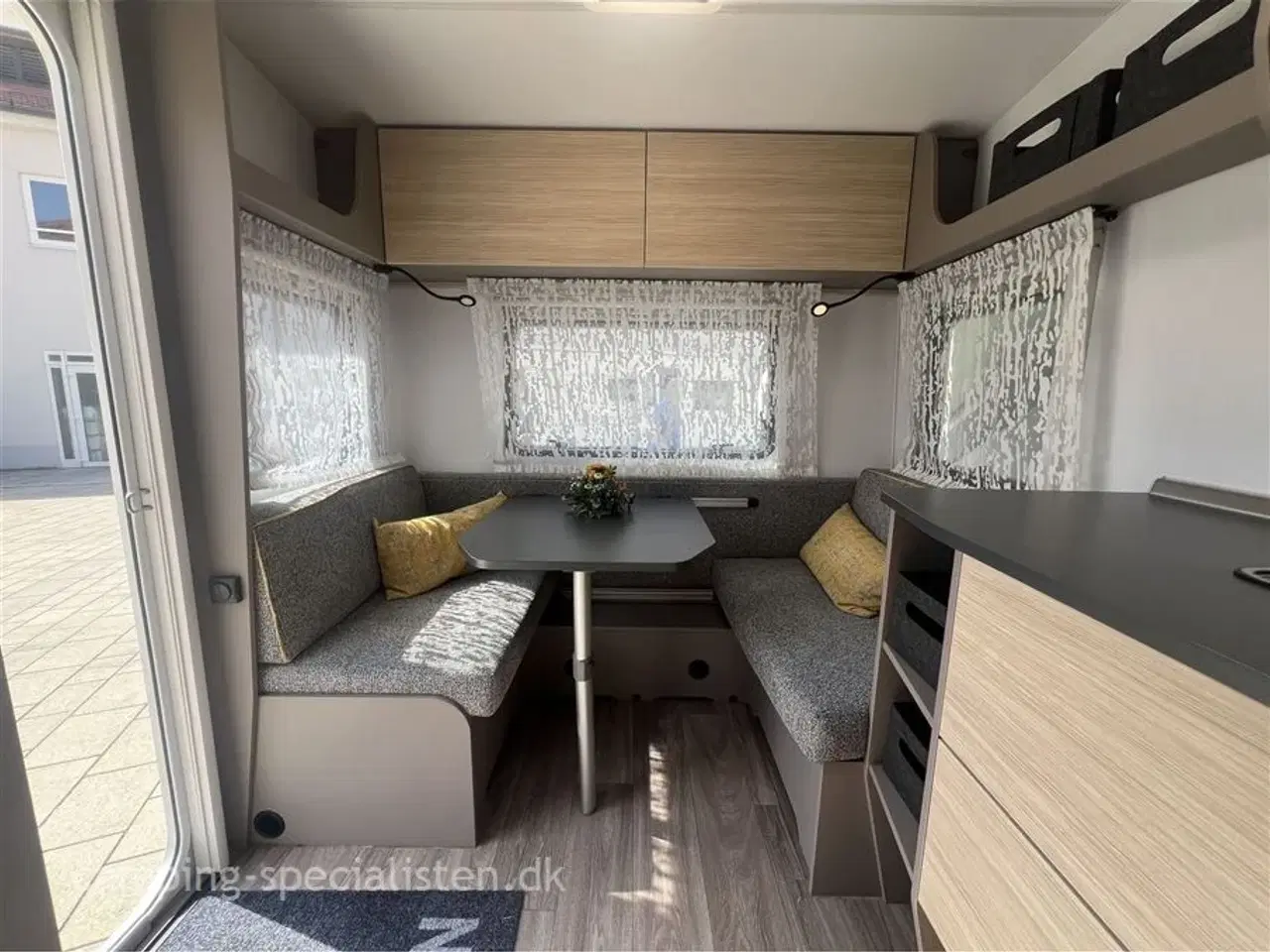Billede 4 - 2026 - Fendt NEXT 380   2026 Fendt Next 380 - se den snart hos Camping-Specialisten i Silkeborg