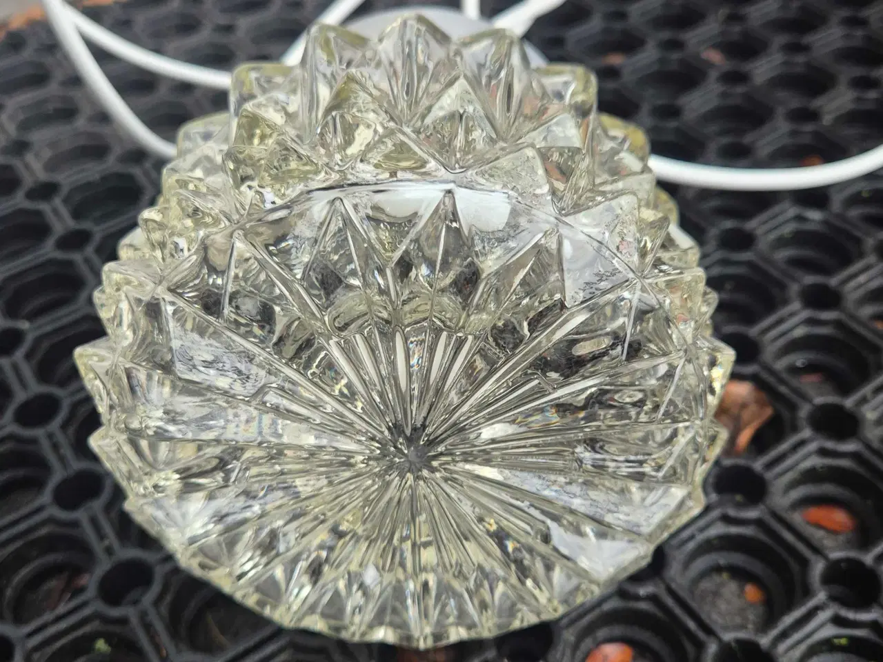 Billede 14 - Sød retrolampe i alu og glas