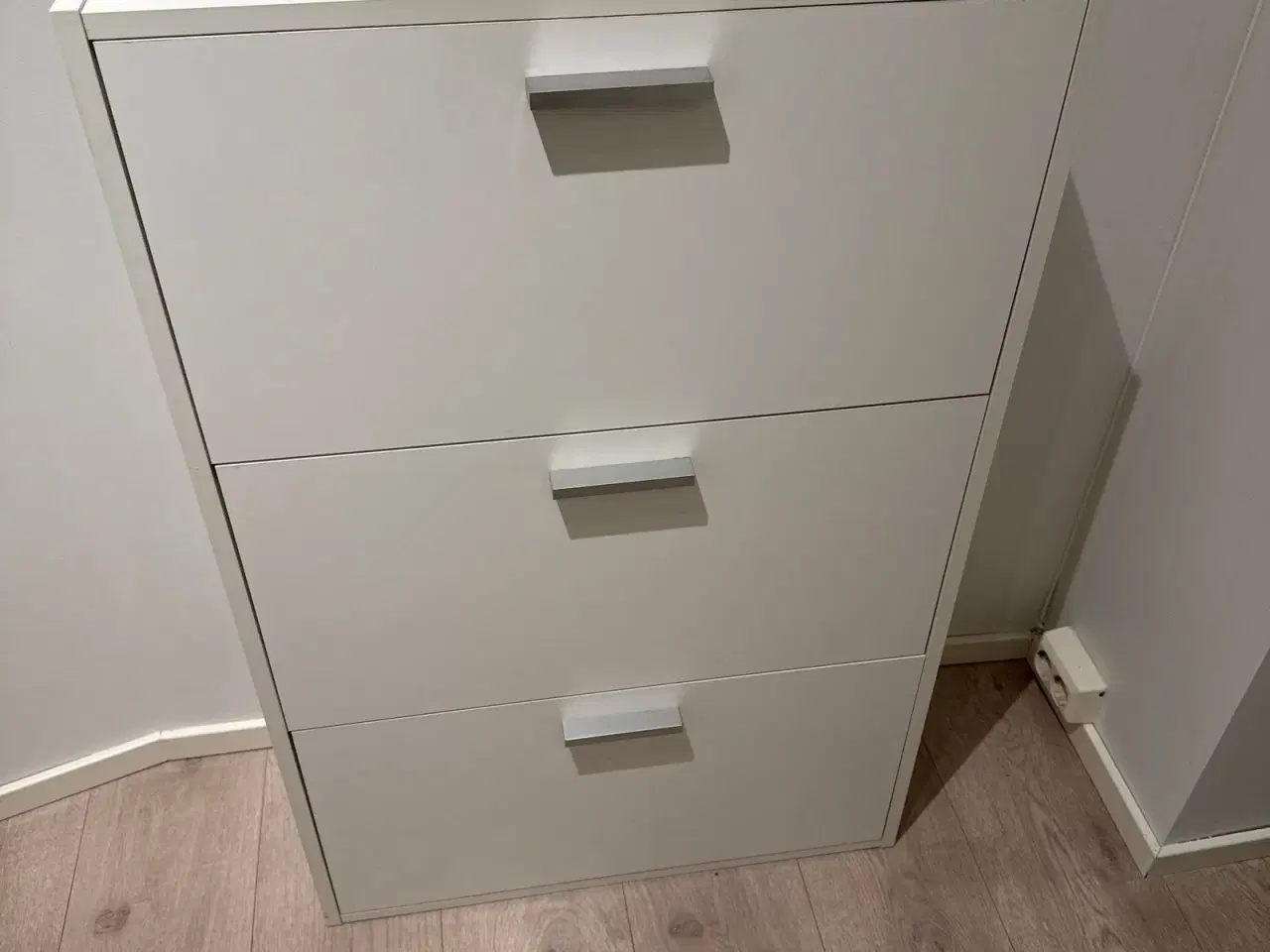 Billede 1 - Skoskap Tilstand: Pent brukt - I god stand 