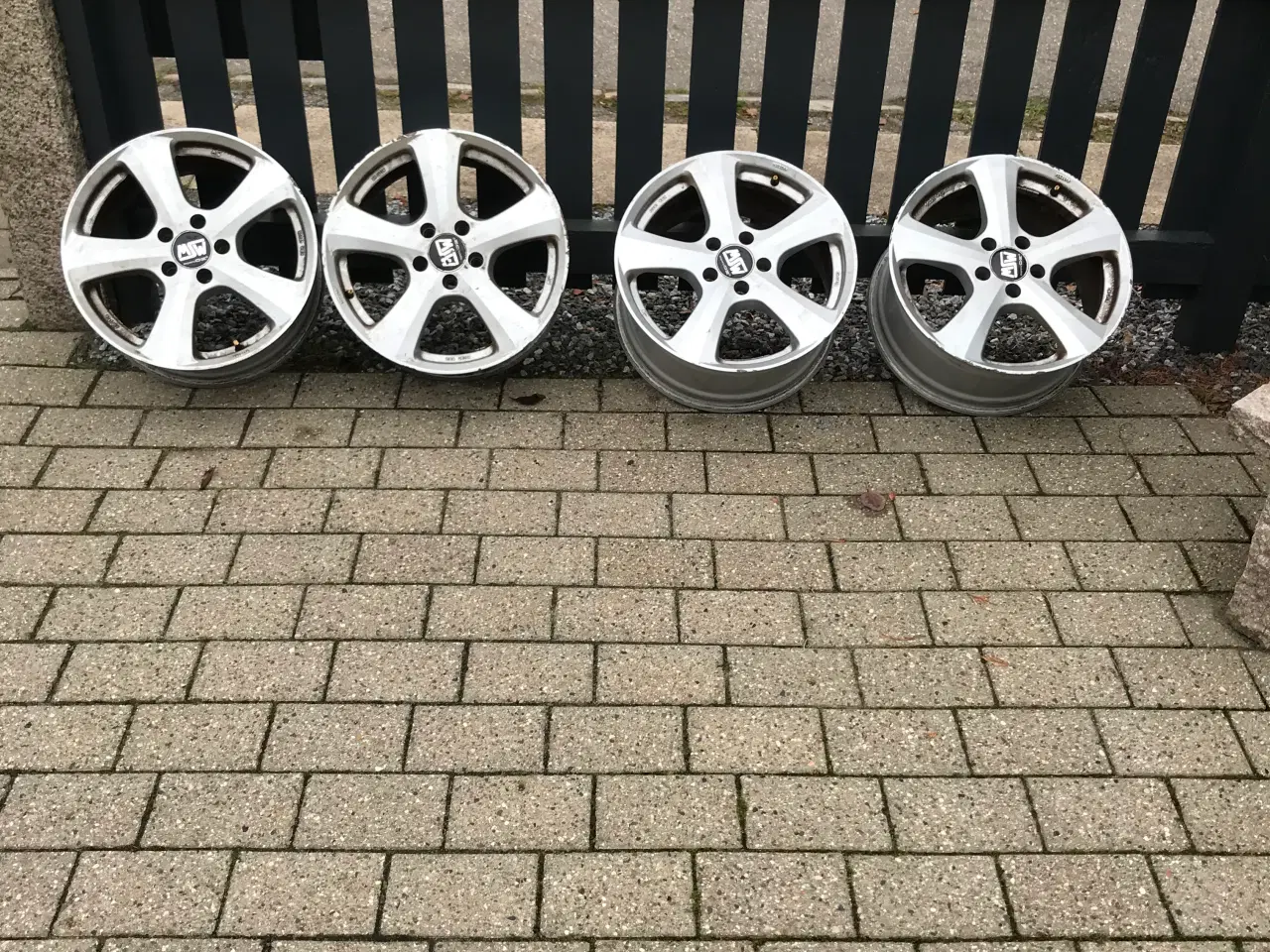 Billede 1 - Fælge uden dæk