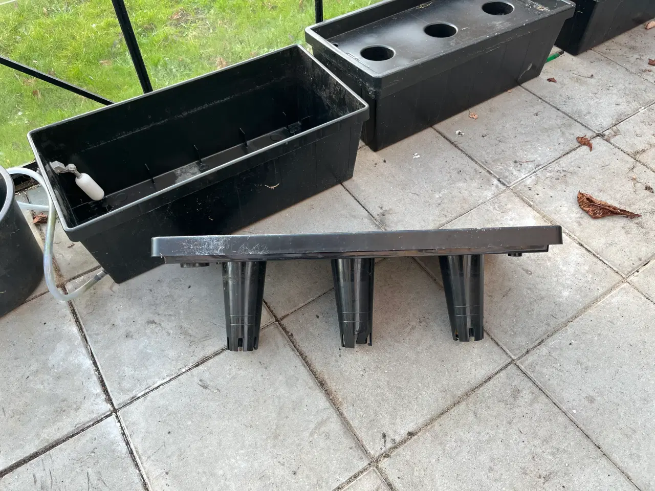 Billede 2 - 6 Homefarm plantekasser i sort plast