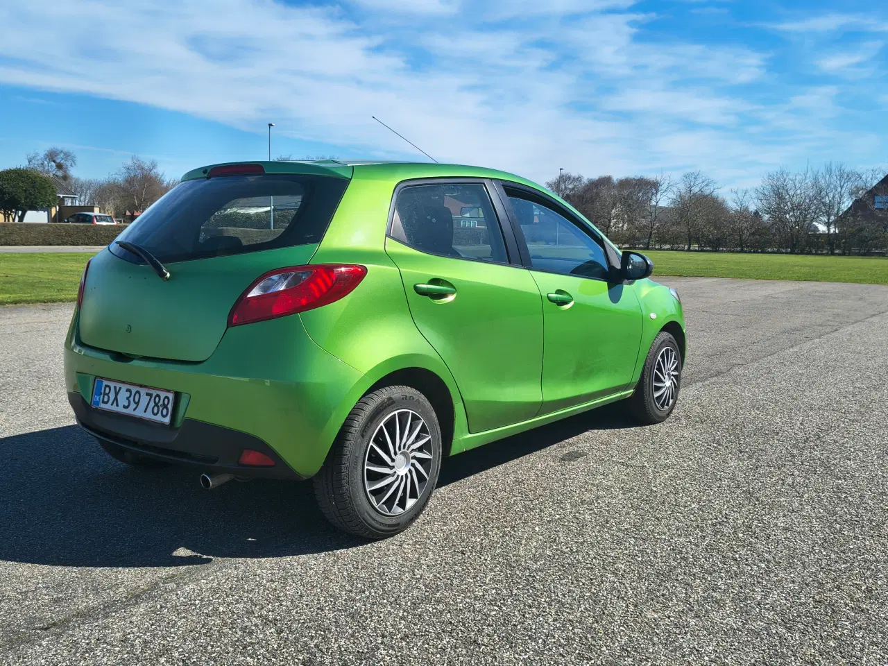 Billede 8 - Ny synet Mazda 2 1,3 med aftagelig træk sælges