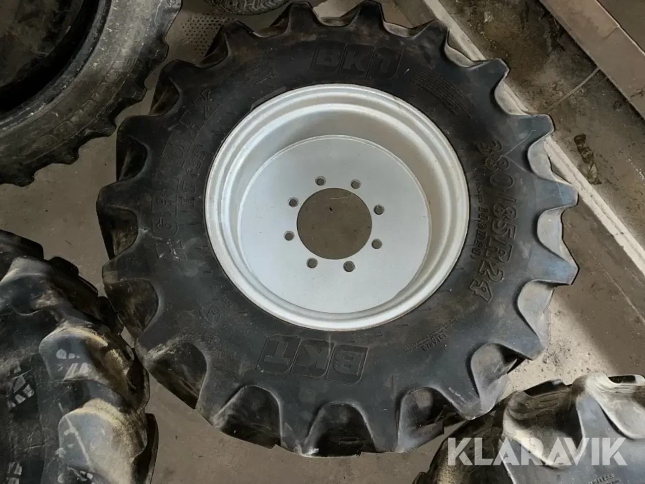 Billede 7 - Landsbrugshjul med fælge BKT og Firestone 380/85R24 - 4 styk