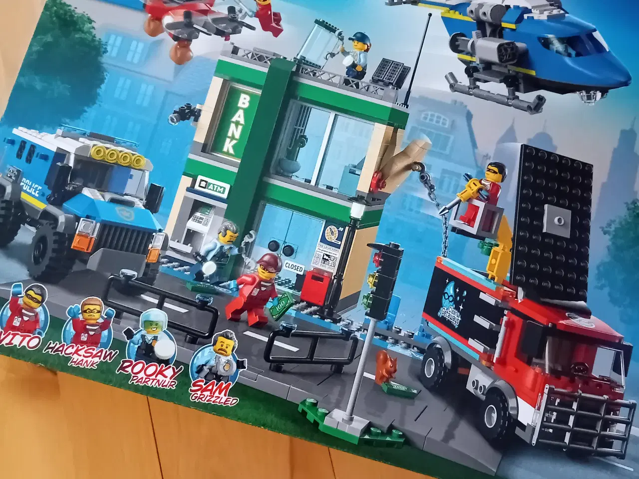 Billede 1 - LEGO bank 60317