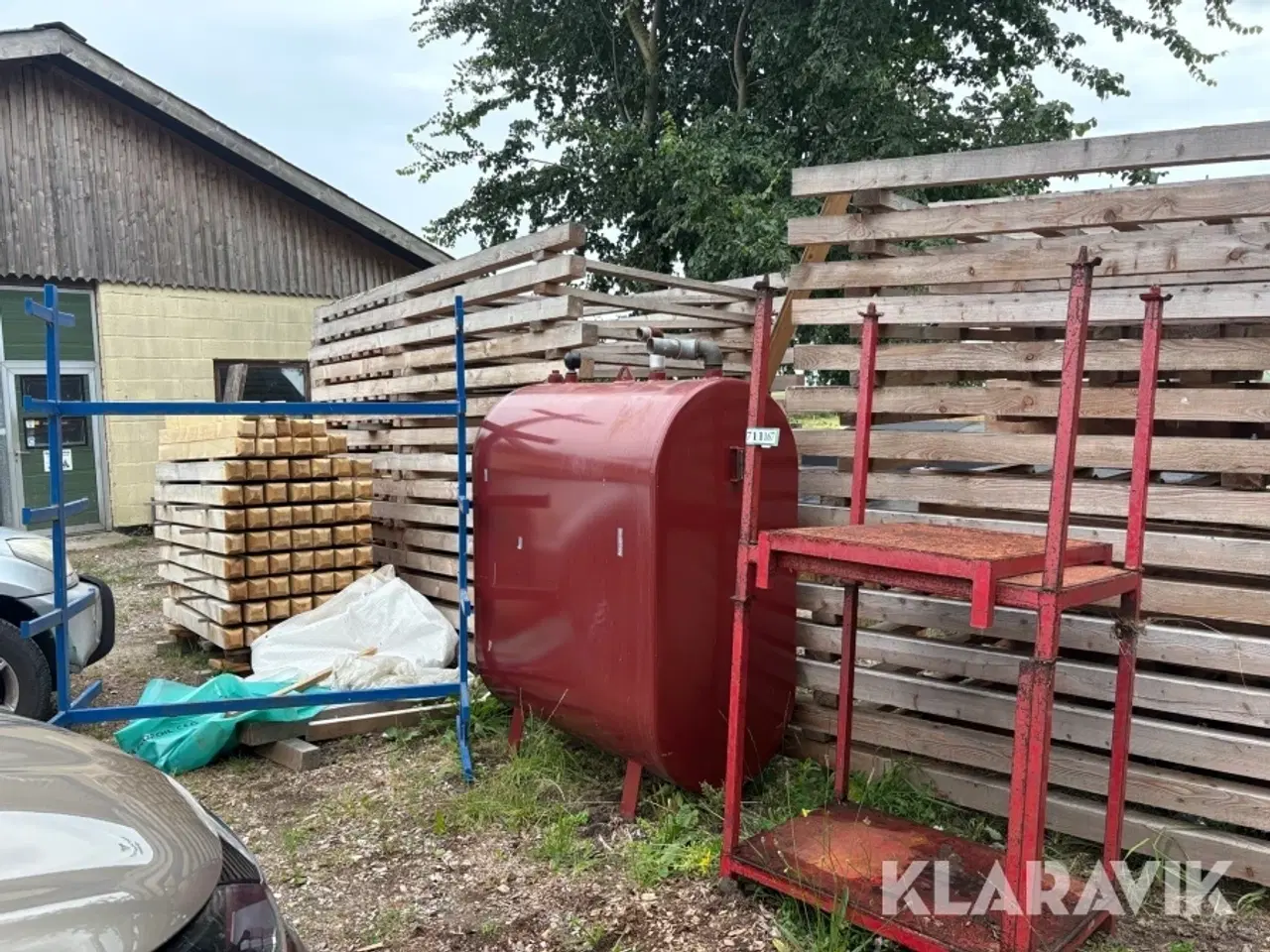 Billede 2 - To reoler og en olietank