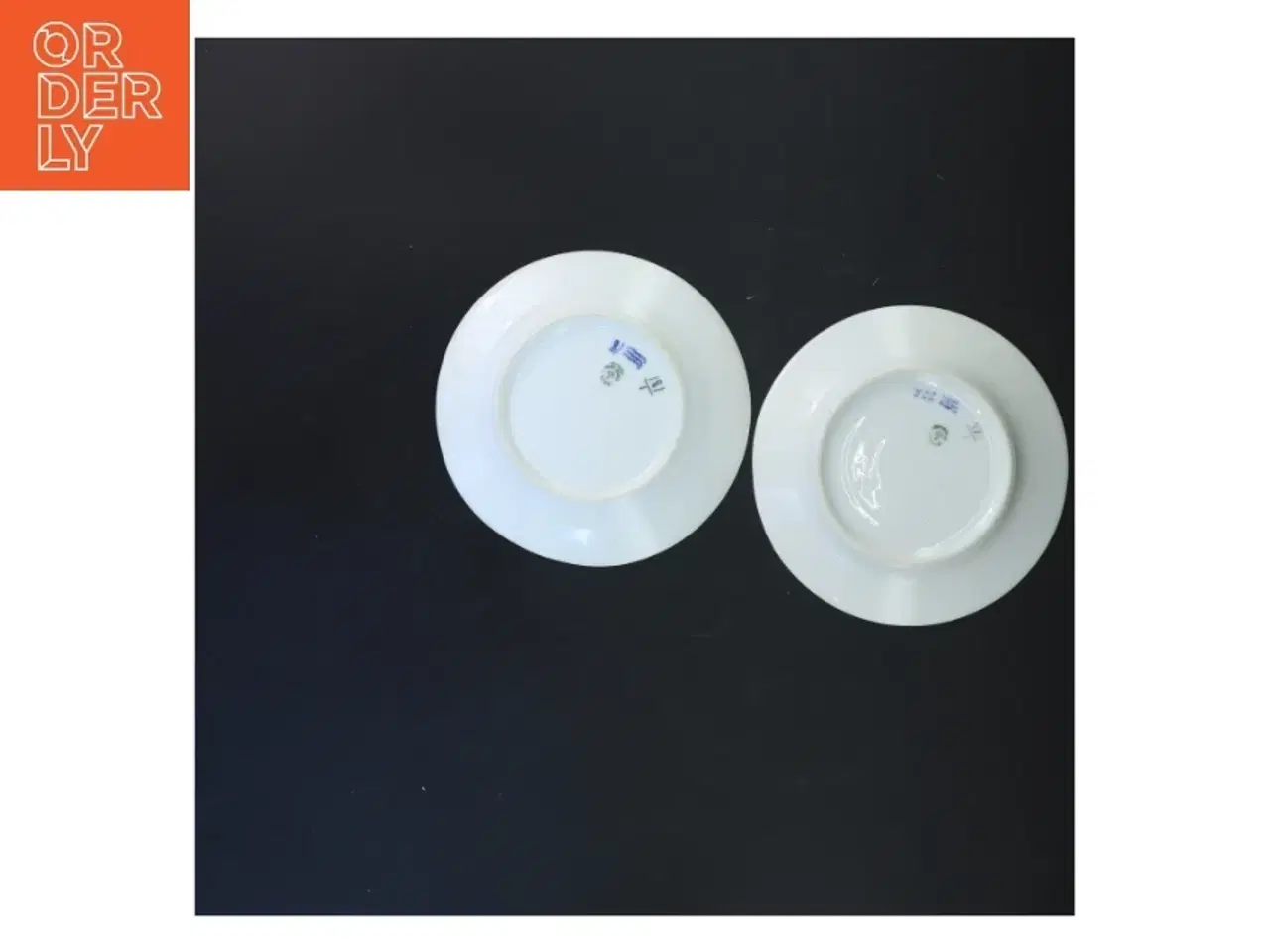 Billede 3 - Sæt med to musselmalede tallerkener fra Royal Copenhagen (str. Ø 15 cm)