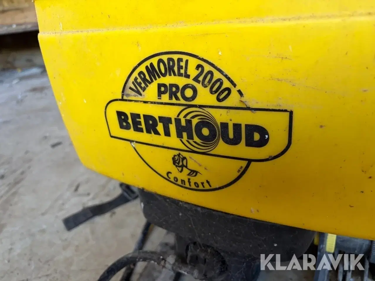 Billede 12 - Marksprøjte og symaskine