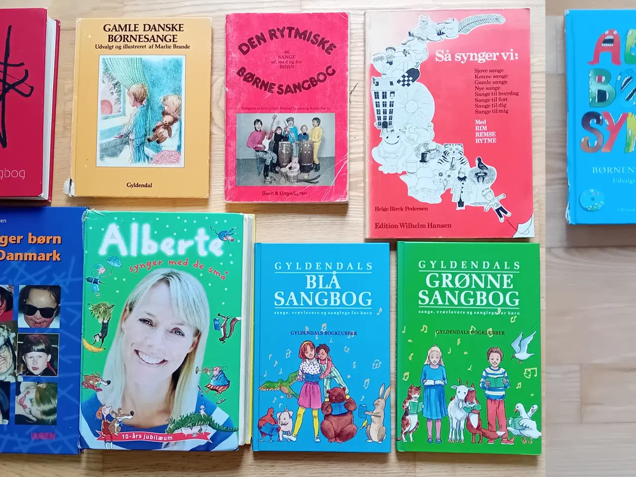 Billede 1 - Børnesangbøger