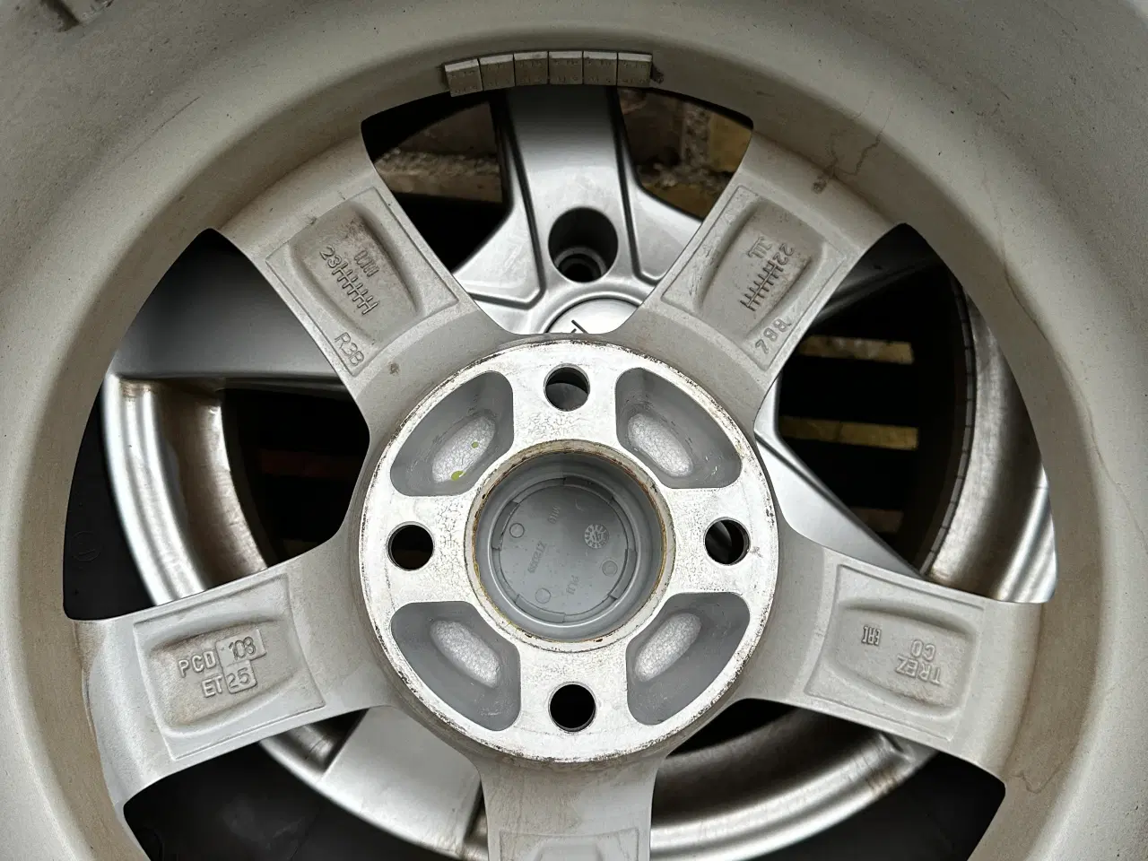 Billede 14 - Vinterfælg med dæk