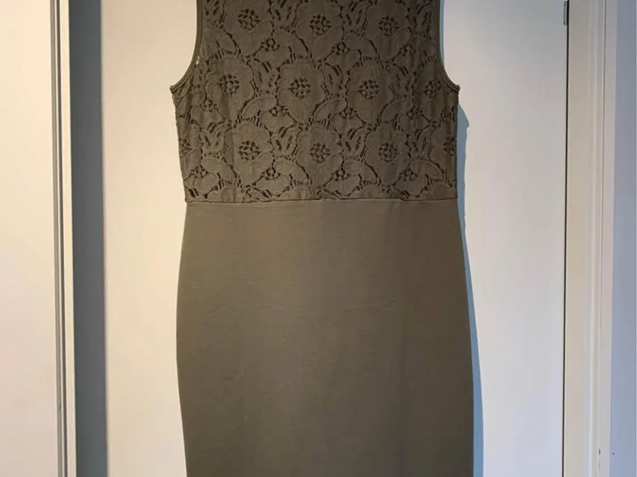 Billede 2 - H&M kjole - Str. M