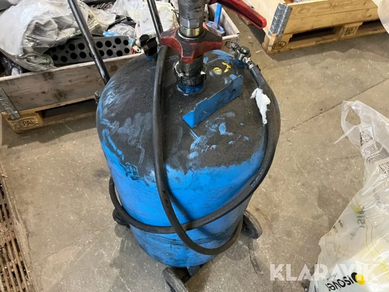 Billede 7 - Olieopsamling Alfa bakke og beholder