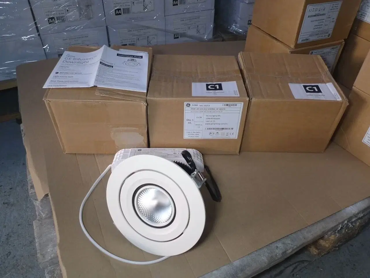 Billede 1 - 2 stk. store LED-indbygningsspots ca. ø-hul 16cm, e3light, Gimbal