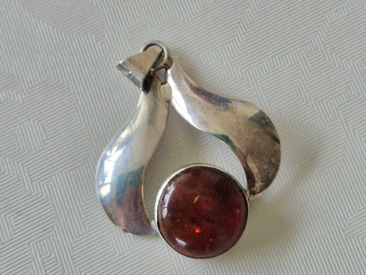 Billede 3 - Antik sølv vedhæng med rav. COF