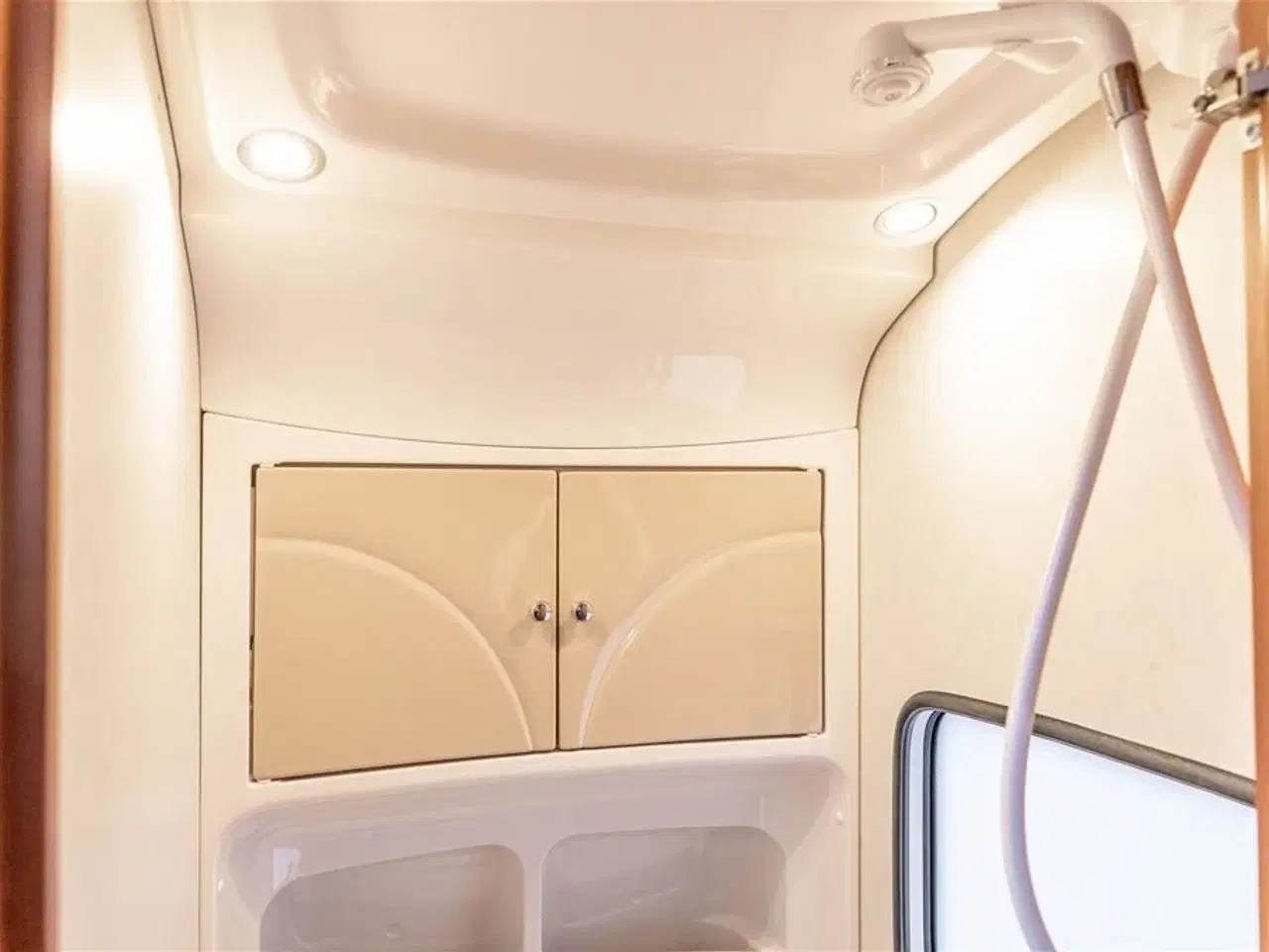 Billede 20 - 2013 - Hobby Excellent 460 UFe Lys og rummelig vogn med solceller og lav totalvægt