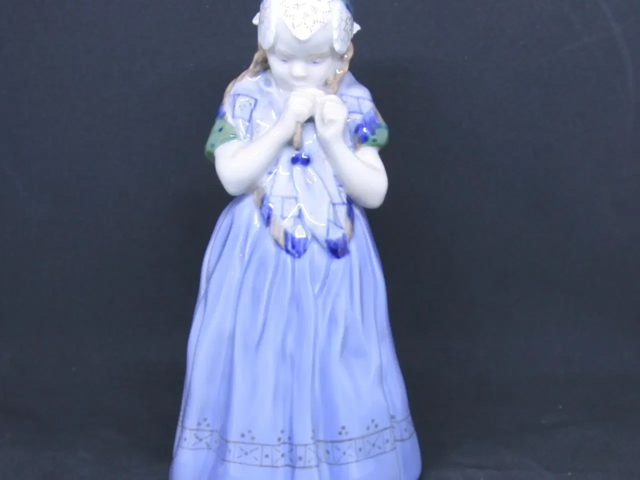 Billede 1 - Royal Copenhagen Porcelænsfigur Bornholmerpige 