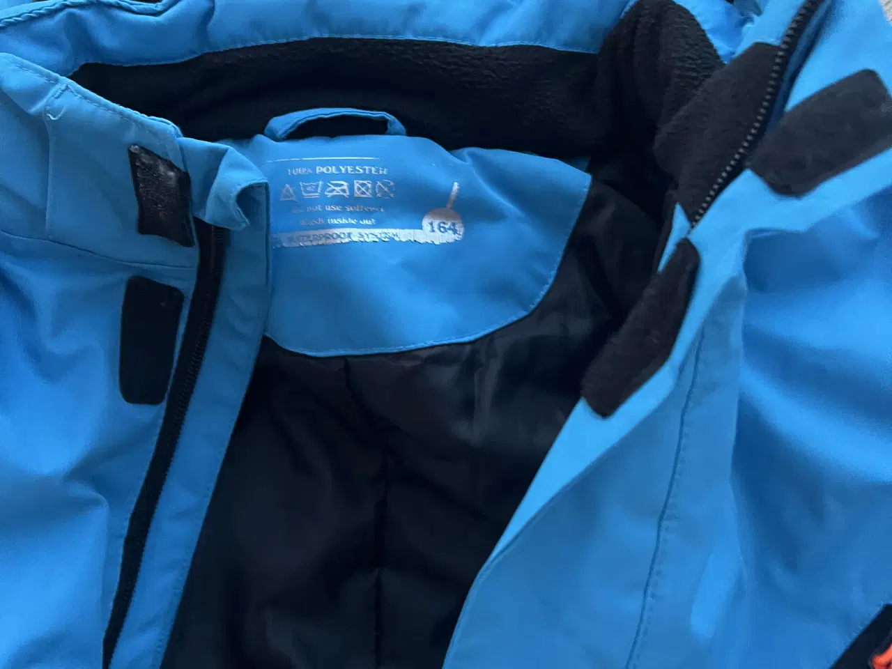 Billede 2 - Skijakke og bukser str 12/14 år 