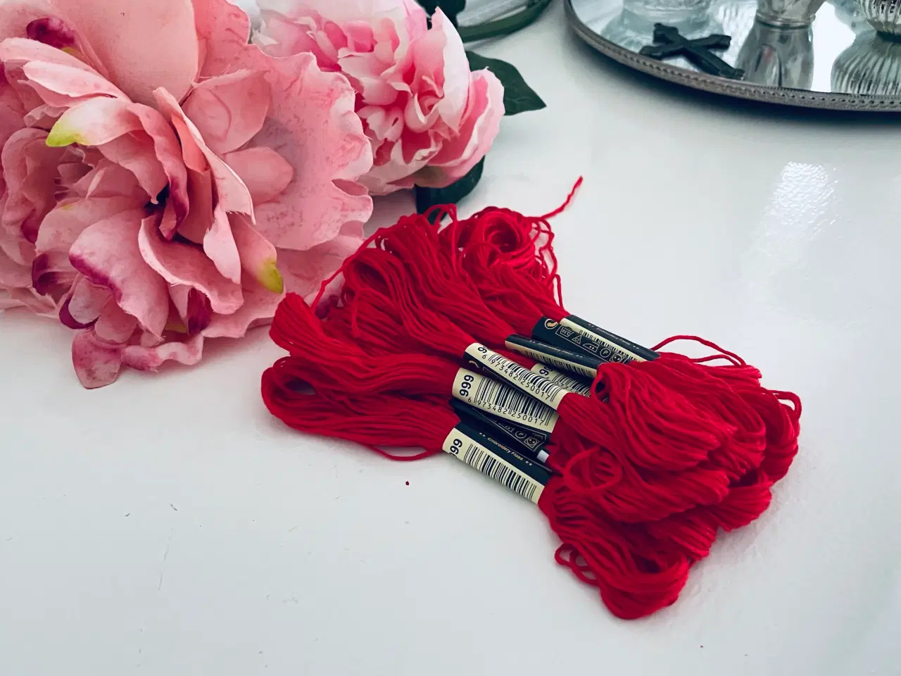 Billede 6 - 10 stk. røde broderigarn bomuld 