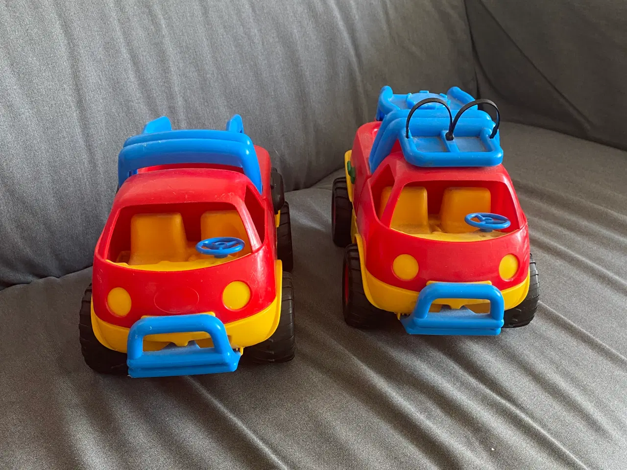Billede 1 - Legetøjs biler